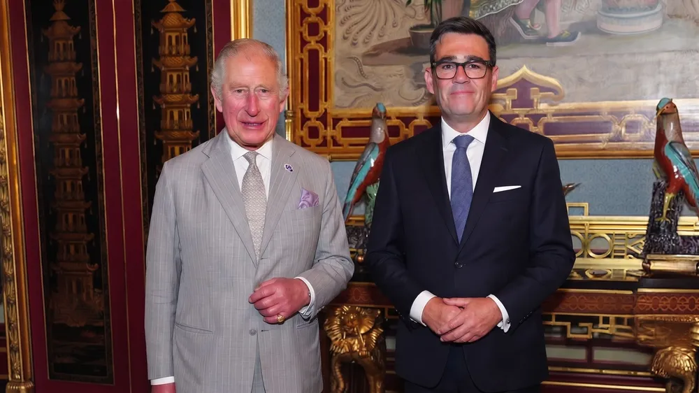 Tras la audiencia con el rey Carlos III, el nuevo primer ministro se dirigió a Downing Street 10 / The Times Latino