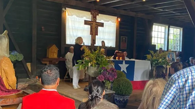 Cecilia-en-misa-Pinera