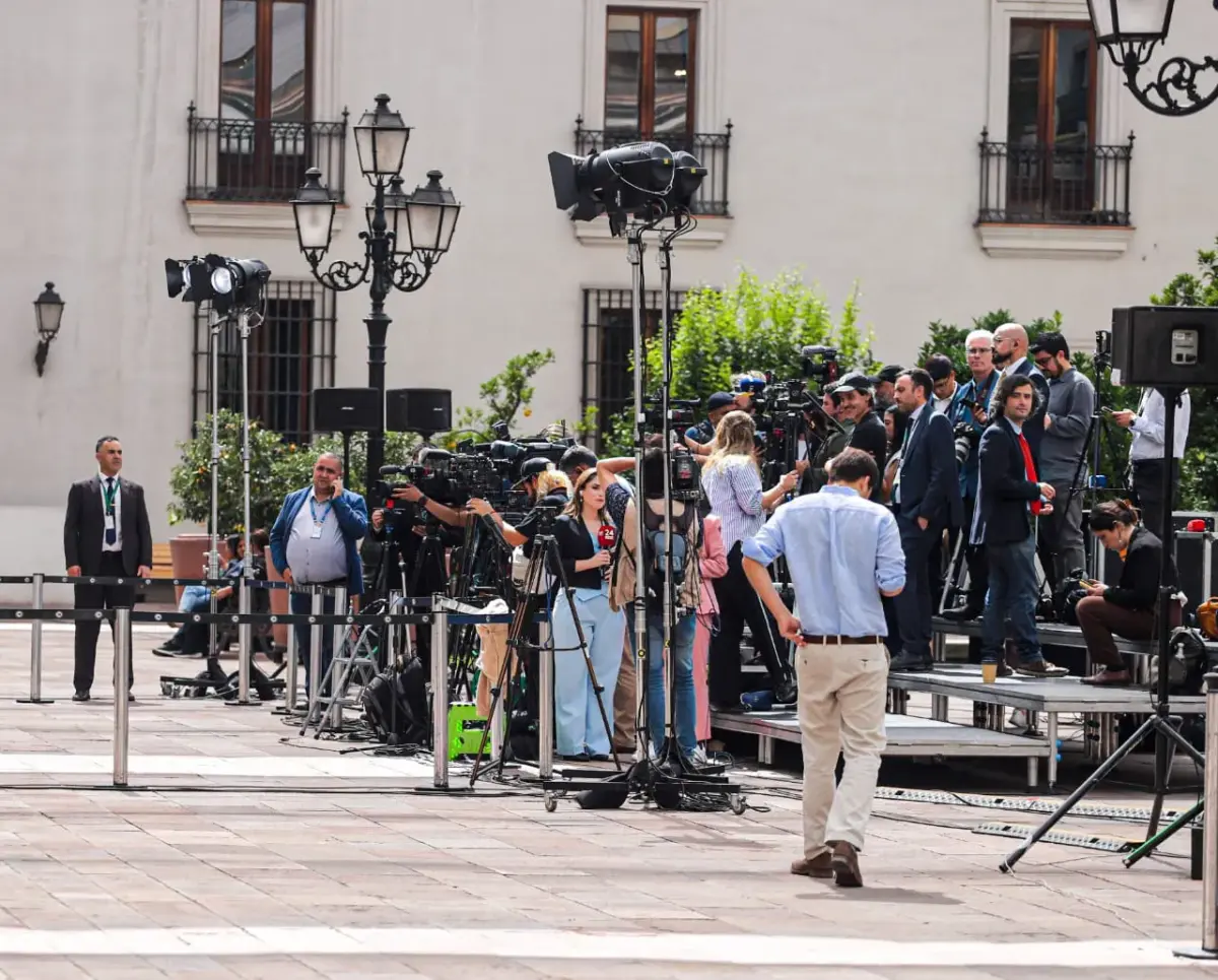 Prensa de primera y segunda clase: Un retroceso en la transparencia que Chile no merece