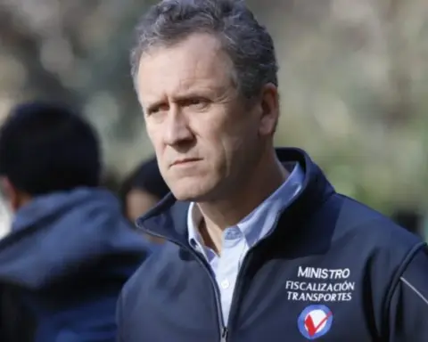 Exministro Muñoz recupera visa de EE.UU. tras sanción por cable chino
