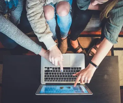 La Paradoja Estructural del Empleo Juvenil en Chile